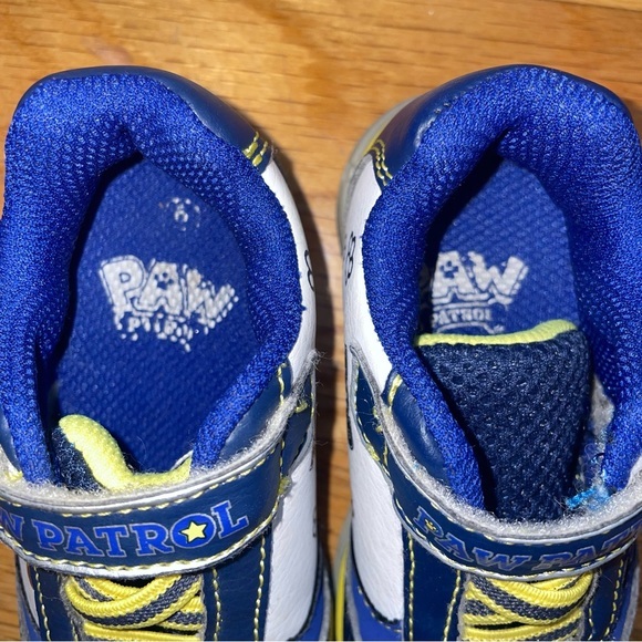 Paw Patrol Light Up Sneakers Skid Resistant & Mark Resistant Size 6 Baby - Picture 3 of 7